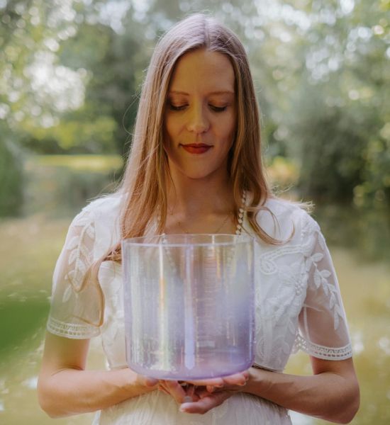 Lisa Schuster, Sound Healing & AkashaBowls®